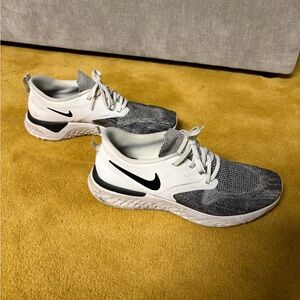 Nike White and Gray Knit Running Sneakers with Black Swoosh
